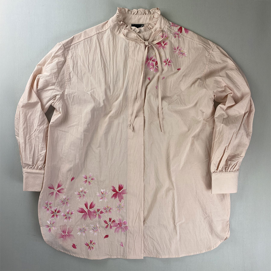 ピンク桜　フリルネックシャツ